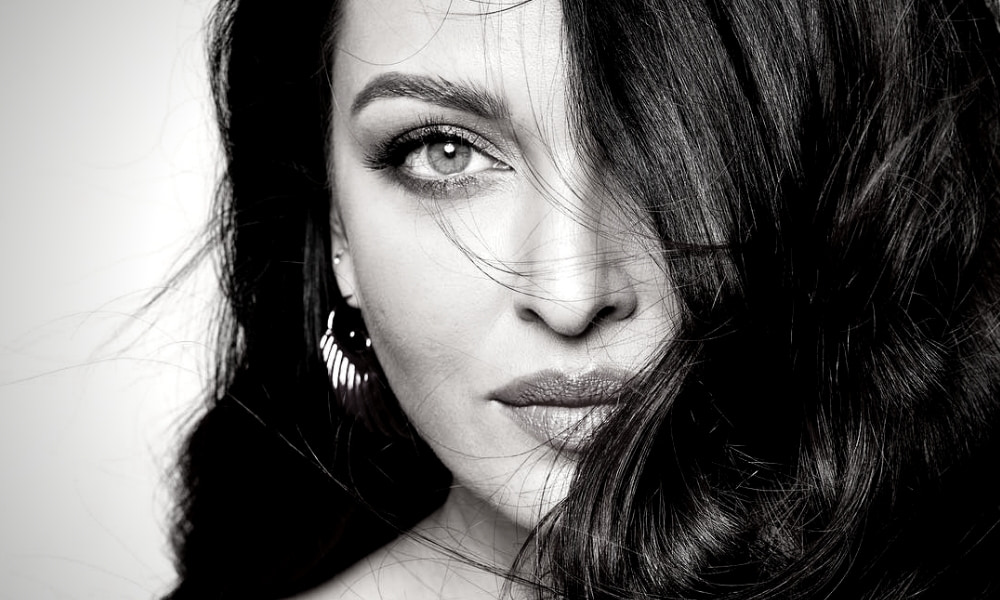 What Combinations In Your Kundli Can Tell You How Attractive You Are?